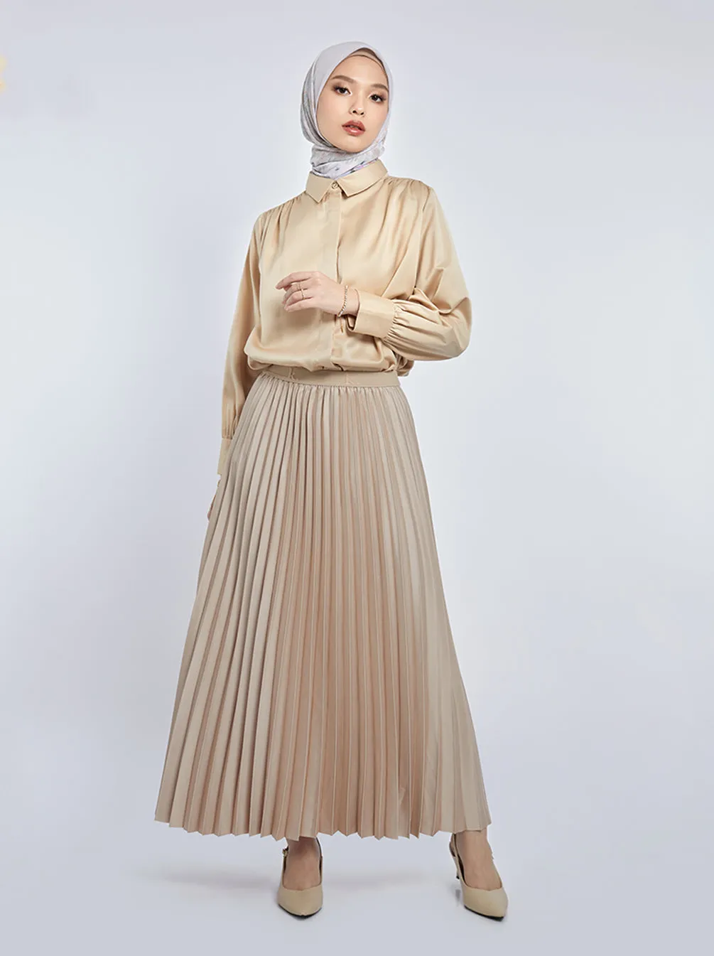 SATIN PLEATED SKIRT PLAIN SAND